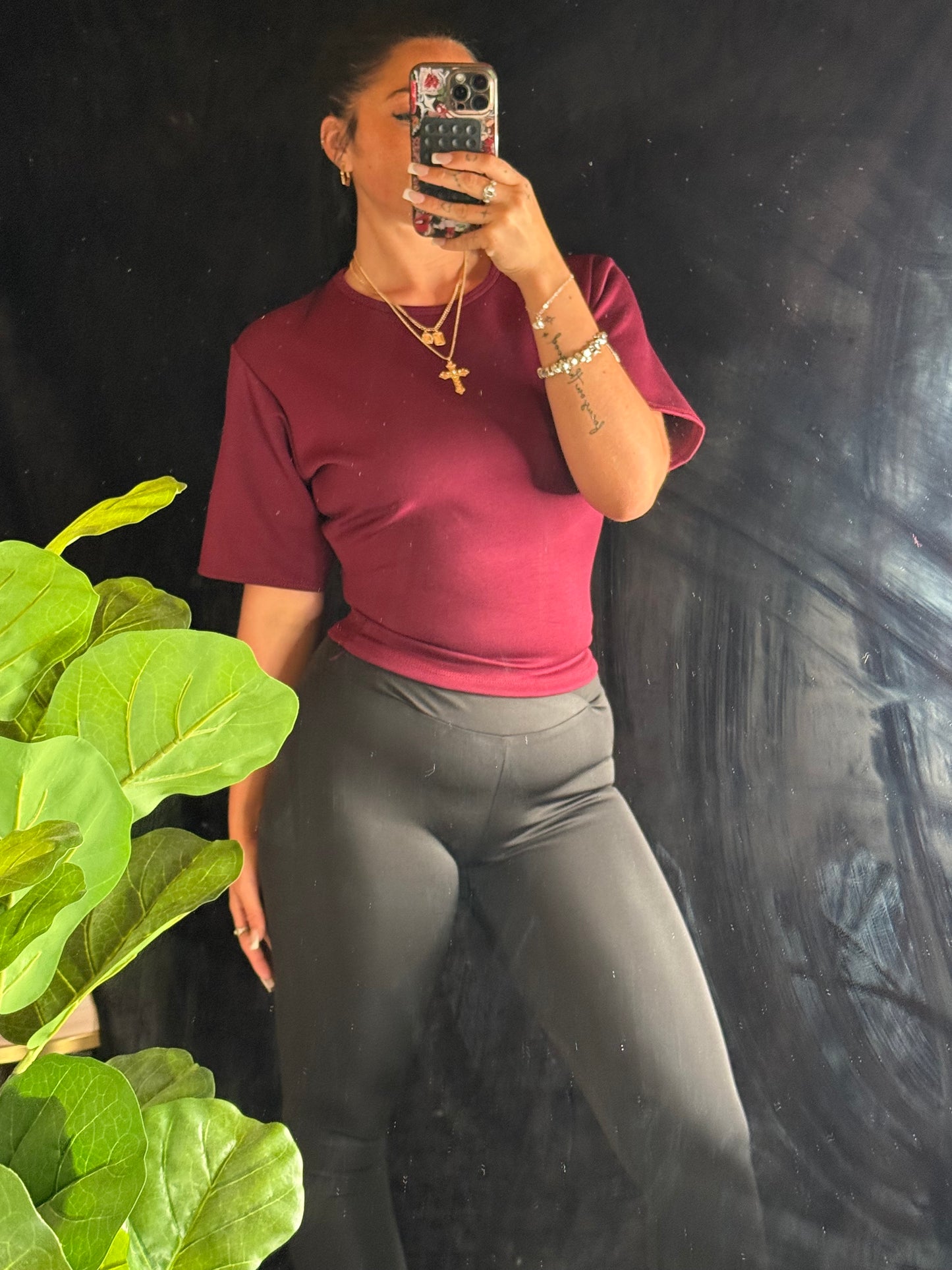 Viral fitted top