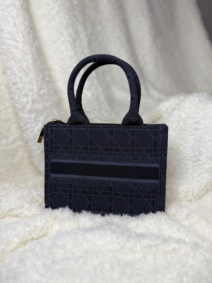Mini Top-Handle Tote – Structured & Stylish