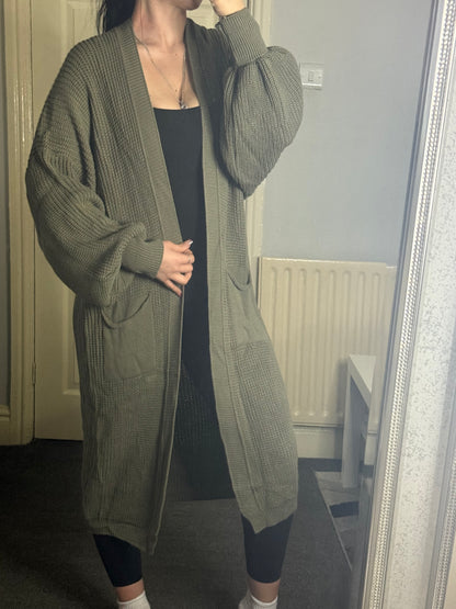 Long knitted ballon sleeve cardigan