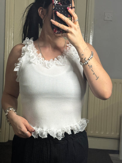 Lace ruffled trim ribbed vest