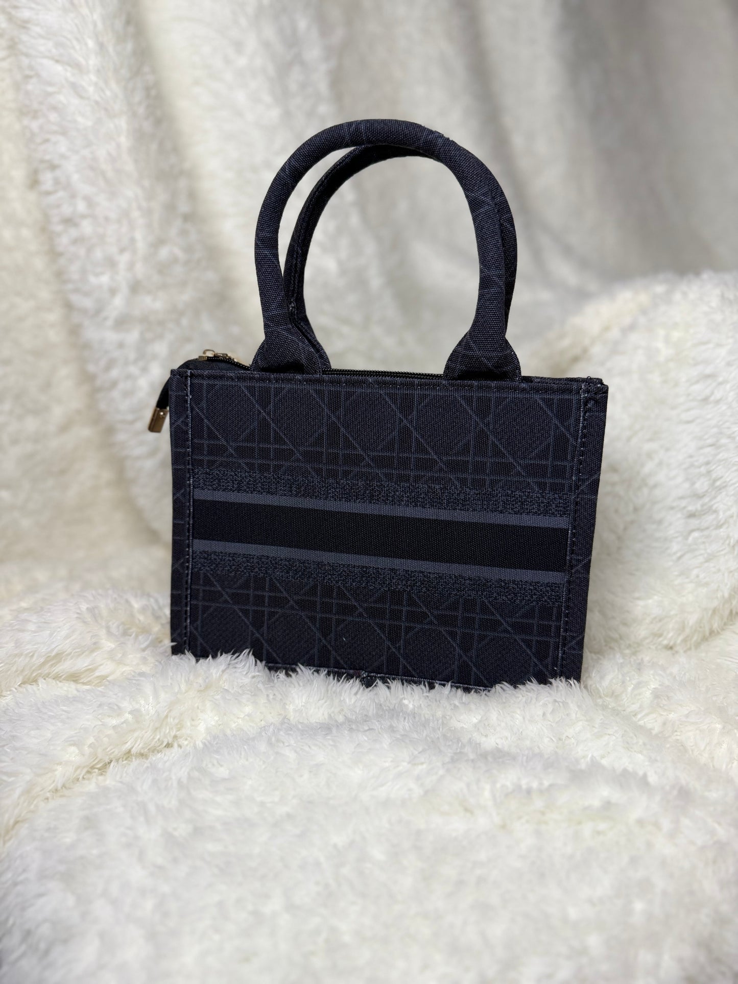 Mini Top-Handle Tote – Structured & Stylish