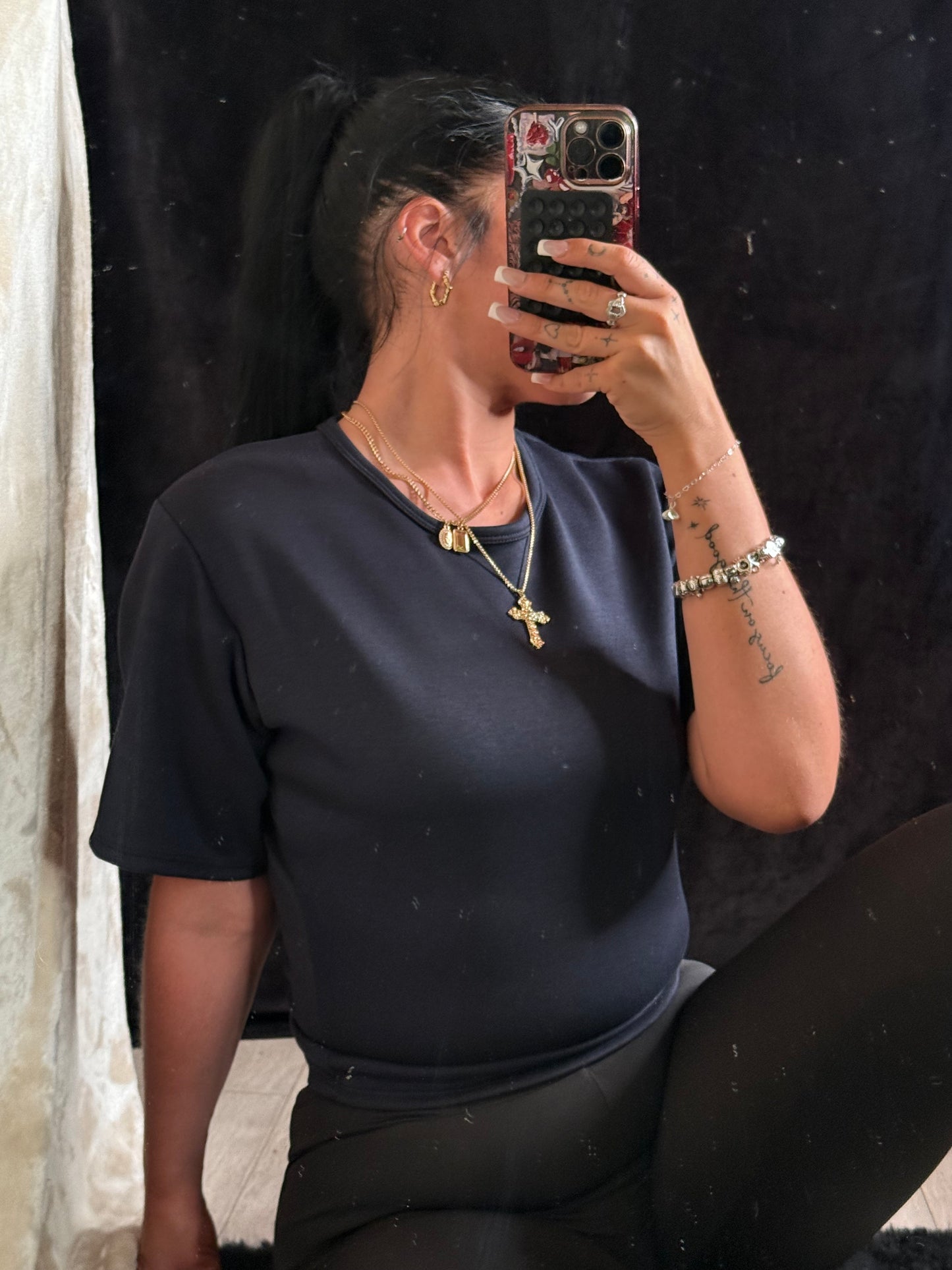 Viral fitted top