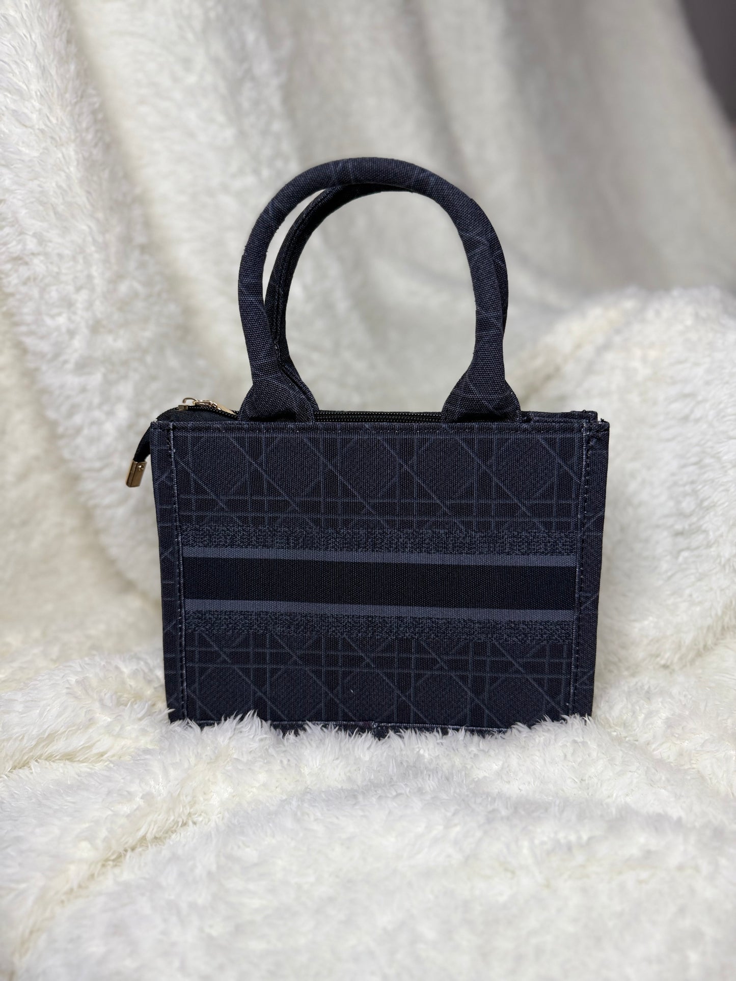 Mini Top-Handle Tote – Structured & Stylish