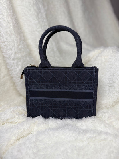 Mini Top-Handle Tote – Structured & Stylish