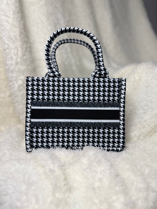 Mini Top-Handle Tote – Structured & Stylish