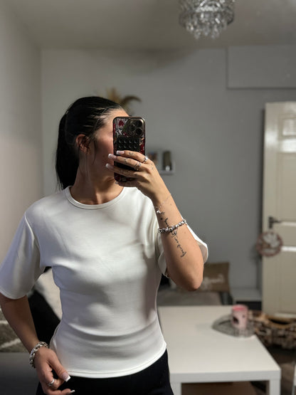 Viral fitted top